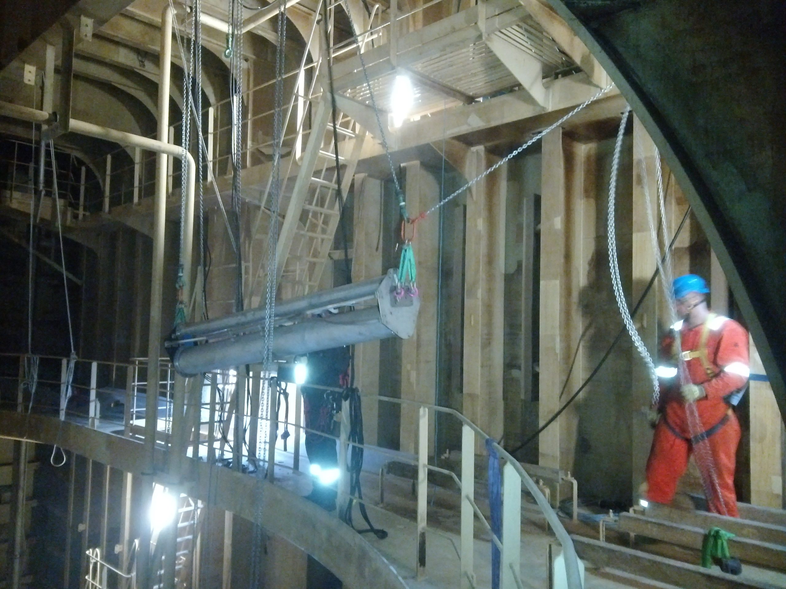 Pipestack being lowered in cargo tank 