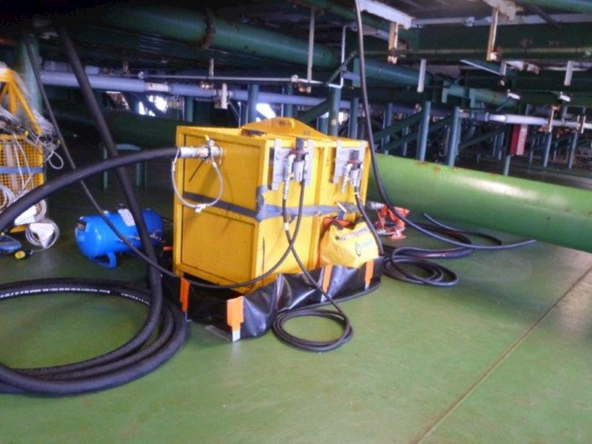 Cargo tank pumping equipment: MTL's bespoke break tank provided to support residual fluid removal from the tanks.