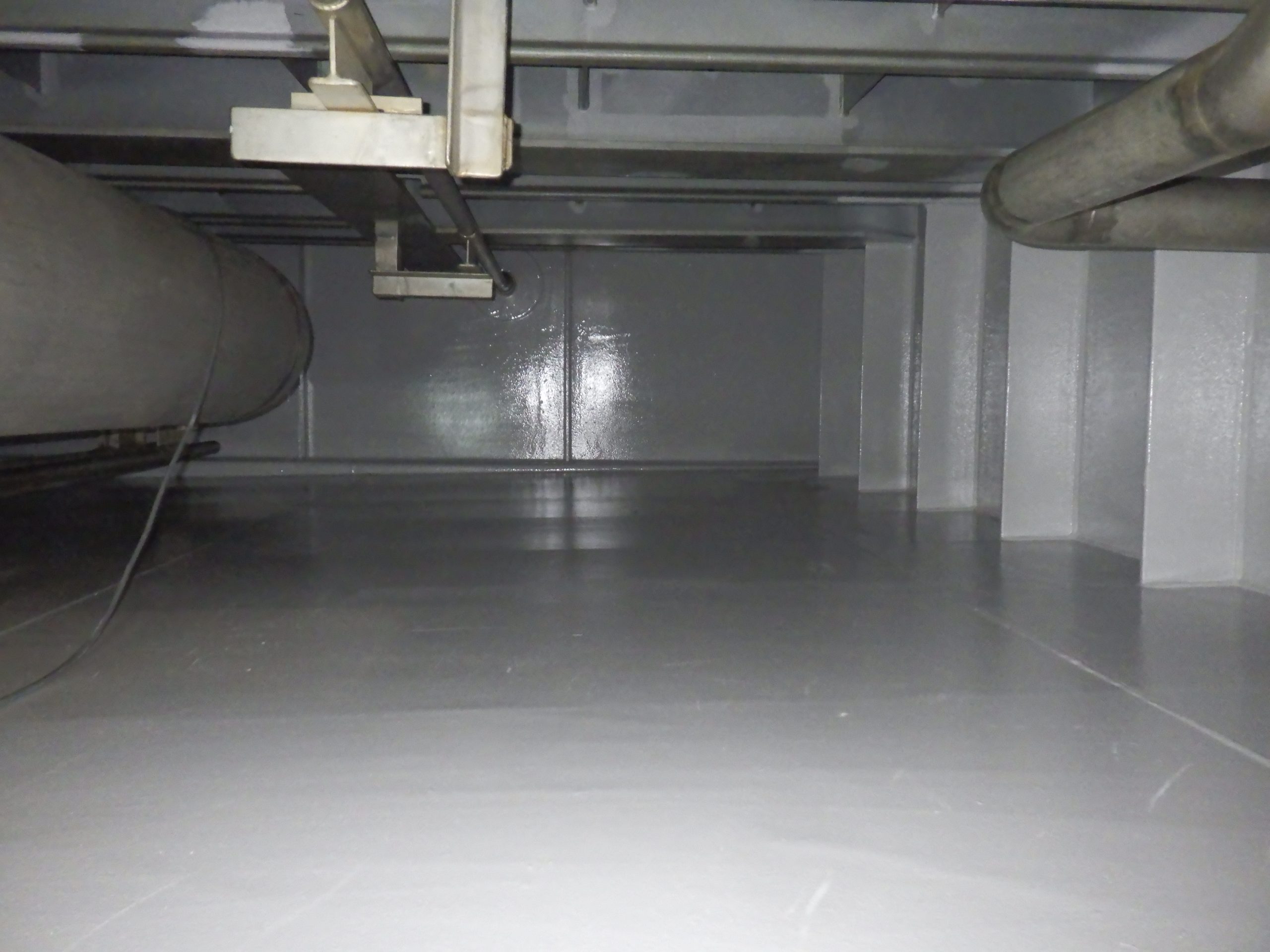 Coated freshwater tank surfaces maintained under controlled atmospheric conditions to support coating quality and long-term asset protection.